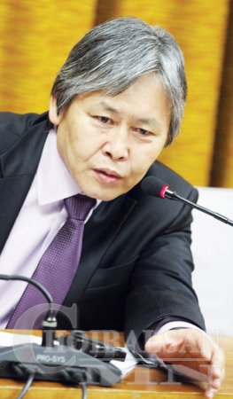 Банк дампууруулдаг “Монроуд”, компаниа хамгаалдаг Б.Гарамгайбаатар