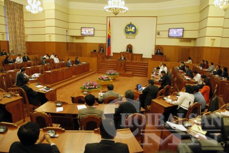 Олонхгүй парламентад онц муу дүн тавья