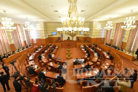 Популист гэдэг үгийн утга өчигдөр улам тодорлоо