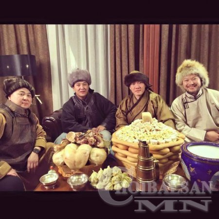 Сар шинэдээ сайхан шинэлж байна уу? /Цагаан сарын фэйсбүүк сэлфи фото зургуудаас/