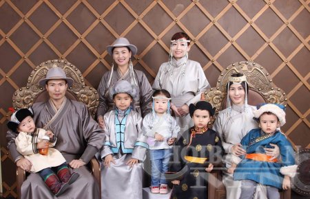 Сар шинэдээ сайхан шинэлж байна уу? /Цагаан сарын фэйсбүүк сэлфи фото зургуудаас/