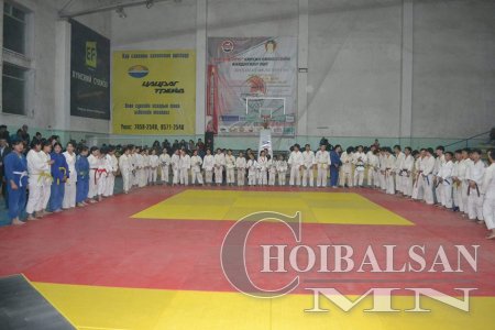 Самбо бөхийн спортын мастер Д.Мөнхжаргалын нэрэмжит өсвөр жүдо бөхийн аймгийн аврага шалгаруулах тэмцээн болов