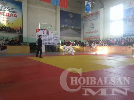Самбо бөхийн спортын мастер Д.Мөнхжаргалын нэрэмжит өсвөр жүдо бөхийн аймгийн аврага шалгаруулах тэмцээн болов