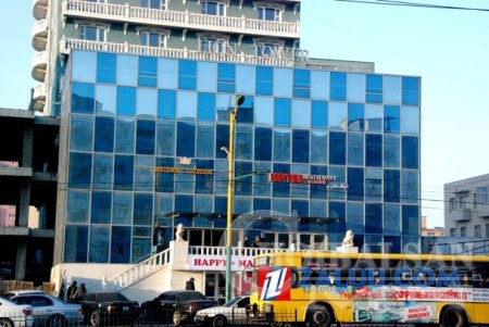 Зүсээ хувилгасан "казино"-г Нийслэлийн соёл урлагийн газар "амь" оруулжээ Зүсээ хувилгасан "казино"-г Нийслэлийн соёл урлагийн газар "амь" оруулжээ
