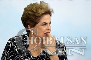 Ерөнхийлөгчийг албан тушаалаас нь түр буулгав