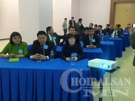 АН орон нутгийн нэр дэвшигчиддээ сургалт явуулж байна