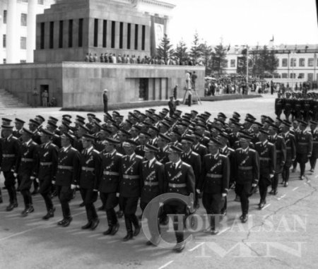 Социализмын үеийн Монгол цэргийн парадууд