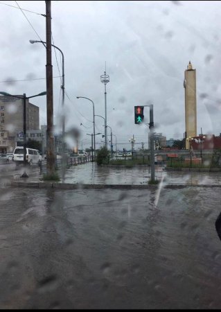 Улаанбаатарын зам урсаж байна /ФОТО/