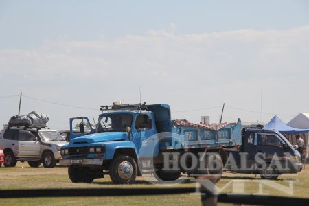 Цэнгэлдэх, морь барианы газруудад цэвэрлэгээ, усалгааг тогтмол хийж байна