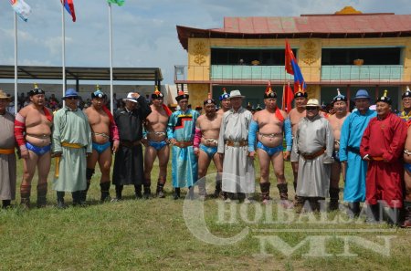 Ардын хувьсгалын 95 жилийн ой, аймаг байгуулагдсаны 85 жилийн ойн баяр наадам сайхан болж өнгөрлөө