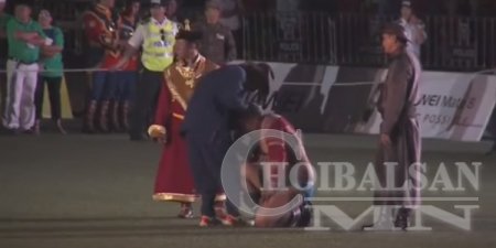 П.Бүрэнтөгсийг түрүүлэхэд бүчиж байлаа. Эхэр татан уйлахад эргэн тойронд нь хэн байв