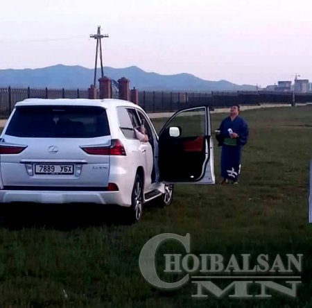 Найм дахь түрүүгээ авсан Харумафүжи Монголынхоо мөнх хөх тэнгэрт сүү өргөлөө