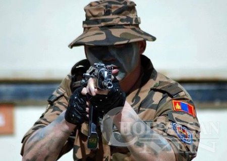 Монгол цэрэг сүүлийн сумаа ч дайсандаа