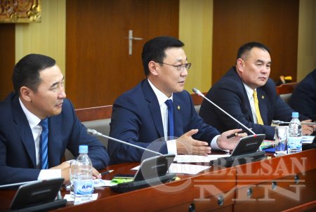 Ж.Эрдэнэбат: Аж ахуйн нэгжүүдийн дансыг нээх үүрэг өгсөн