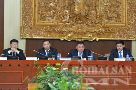 Хүнд суртлаас хол байхыг орон нутгийн удирдлагуудад анхааруулав
