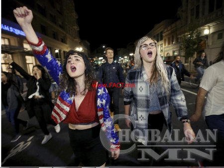 АНУ-д Трампыг эсэргүүцсэн жагсаал өрнөж байна