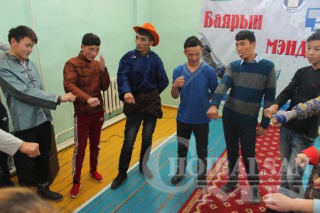 "Дээлтэй монгол 2016" өдөрлөгийг МСҮТ-ын оюутаны зөвлөлөөс зохион байгуулжээ