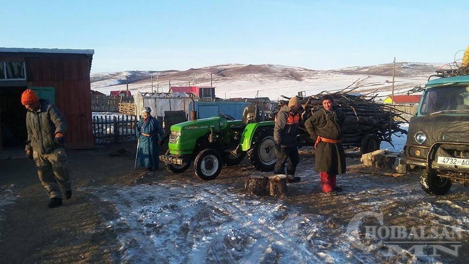 Баяндунгийн залуучууд ахмад настанд туслав
