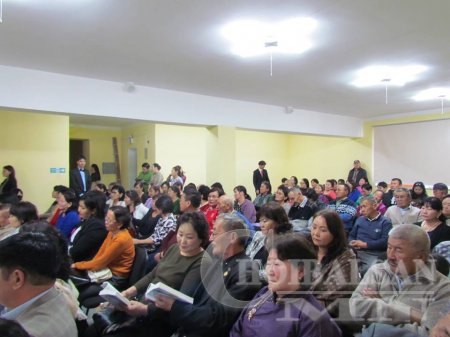 Бэлийн чулууны бодрол, Хар гялбаа номын нээлт