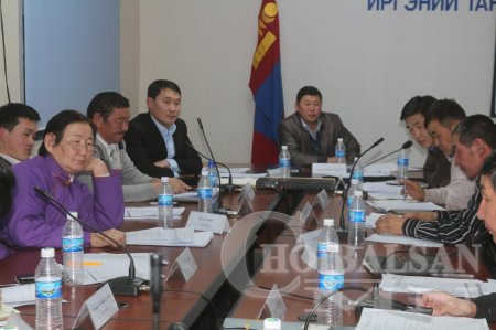 Баяндун сумын ИТХ-ын ээлжит 2 дугаар хуралдаан боллоо