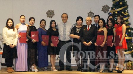 Тайваны тэтгэлгээр суралцсан төгсөгчид тоног төхөөрөмжөө гардаж авлаа