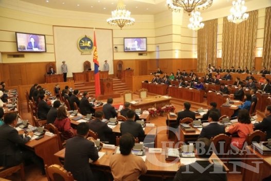 Сонгогчдоо сонсдоггүй гишүүд төрхөмдөө буцна