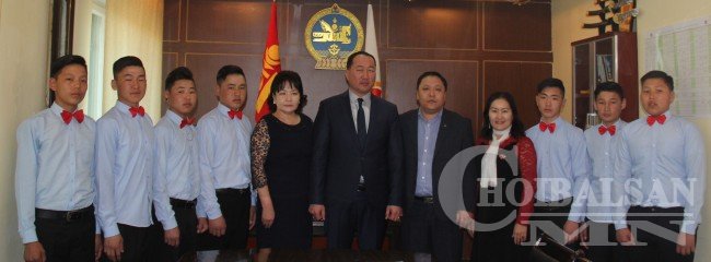 “Улыбка” чуулгын багш, сурагчидтай уулзав