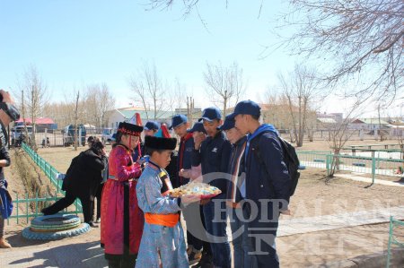 “Нарны хүүхдүүд” сурагч солилцооны төсөл Хан-Уул, Дашбалбар сумын сургуульд хэрэгжиж эхэллээ 