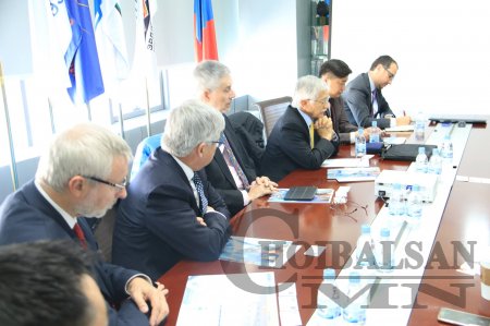 Чилийн Коделко компанийн төлөөлөгчид манай улсын уул уурхайн салбартай танилцлаа