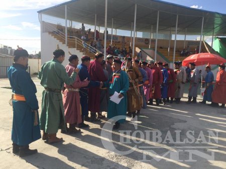 Гарамгай харваач Н.Нацагдорж ахлагчтай Дорнод аймгийн  эрэгтэй баг харваачид багийн улсын аваргын  тэмцээнээс  мөнгөн медаль хүртжээ 