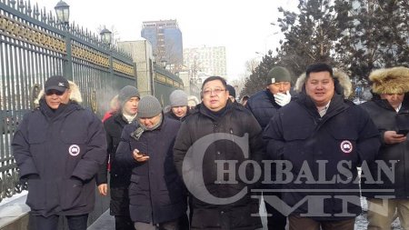 Эрх ашгийн зөрчилтэй жагсагчид ард түмнийг төлөөлж чадах уу?