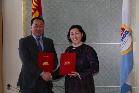 ХАМТРАН АЖИЛЛАХ САНАМЖ БИЧИГТ ГАРЫН ҮСЭГ ЗУРАВ