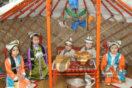 Уламжлалыг мартах ёсгүй
