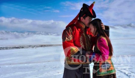 Удмыг нь харж ханилахын учир