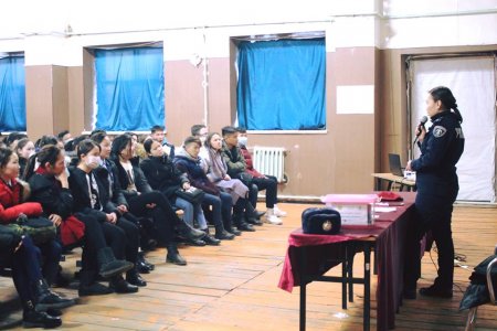 Цагаан-Овоо сумын багш ажилтнууд, иргэд, ахлах ангийн сурагчидад сургалт хийжээ