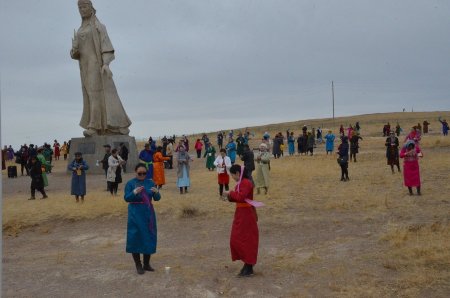 100 ГАРУЙ КАЗАХ ИРГЭН НАУРЫЗЫН БАЯРАА ТЭМДЭГЛЭЛЭЭ