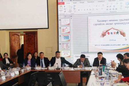 Аймгийн иргэдийн Төлөөлөгчдийн Хурлын ээлжит 7 дугаар хуралдаанаар Эрүүл мэндийн салбарын мэдээлэлийг сонслоо
