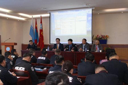 ЦАГДААГИЙН ГАЗРЫН ДАРГА, УДИРДЛАГУУД “ИРГЭНИЙ ЗӨВЛӨЛ”-ИЙН ГИШҮҮДИЙГ ХҮЛЭЭН АВЧ УУЛЗЛАА