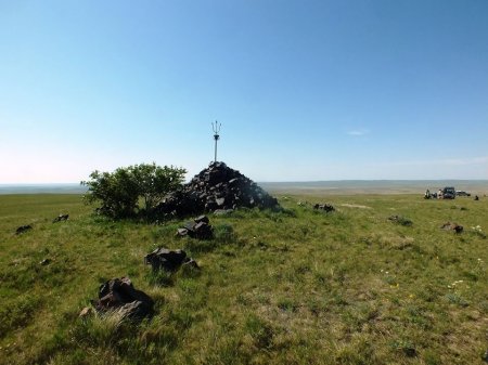Хөх уулын овооны тахилга болжээ