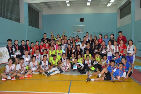 Дорнод их сургуулийн багш, оюутнуудын дунд спортын тэмцээн зохион байгуулаг ...