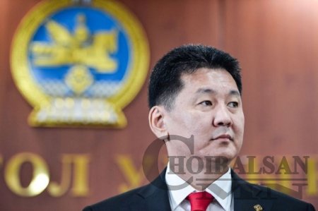 У.Хүрэлсүх, доллар хоёрын өндөр рейтингийн хөлд монголчууд чирэгдэж байна