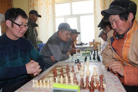 Дорнод аймгийн Дашбалбар суманд С.Зоригийн нэрэмжит шатрын тэмцээн зохион явагдаж аваргуудаа тодруулжээ