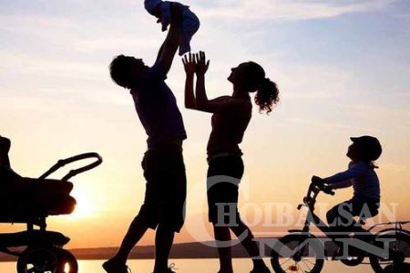 Үр хүүхдээ хүмүүжүүлэх Монгол ухаан